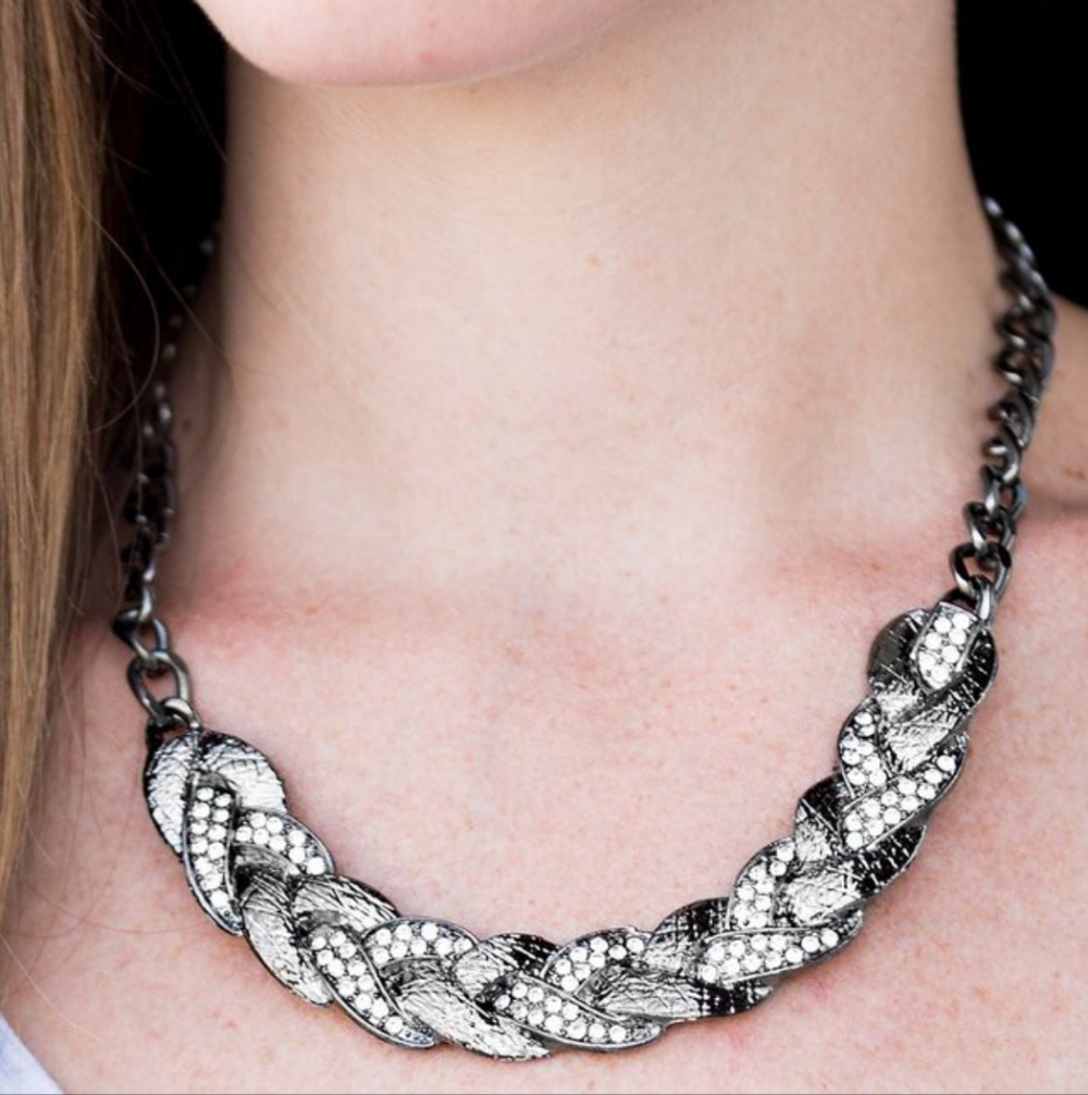 i Silver and Black Braided Necklace Set